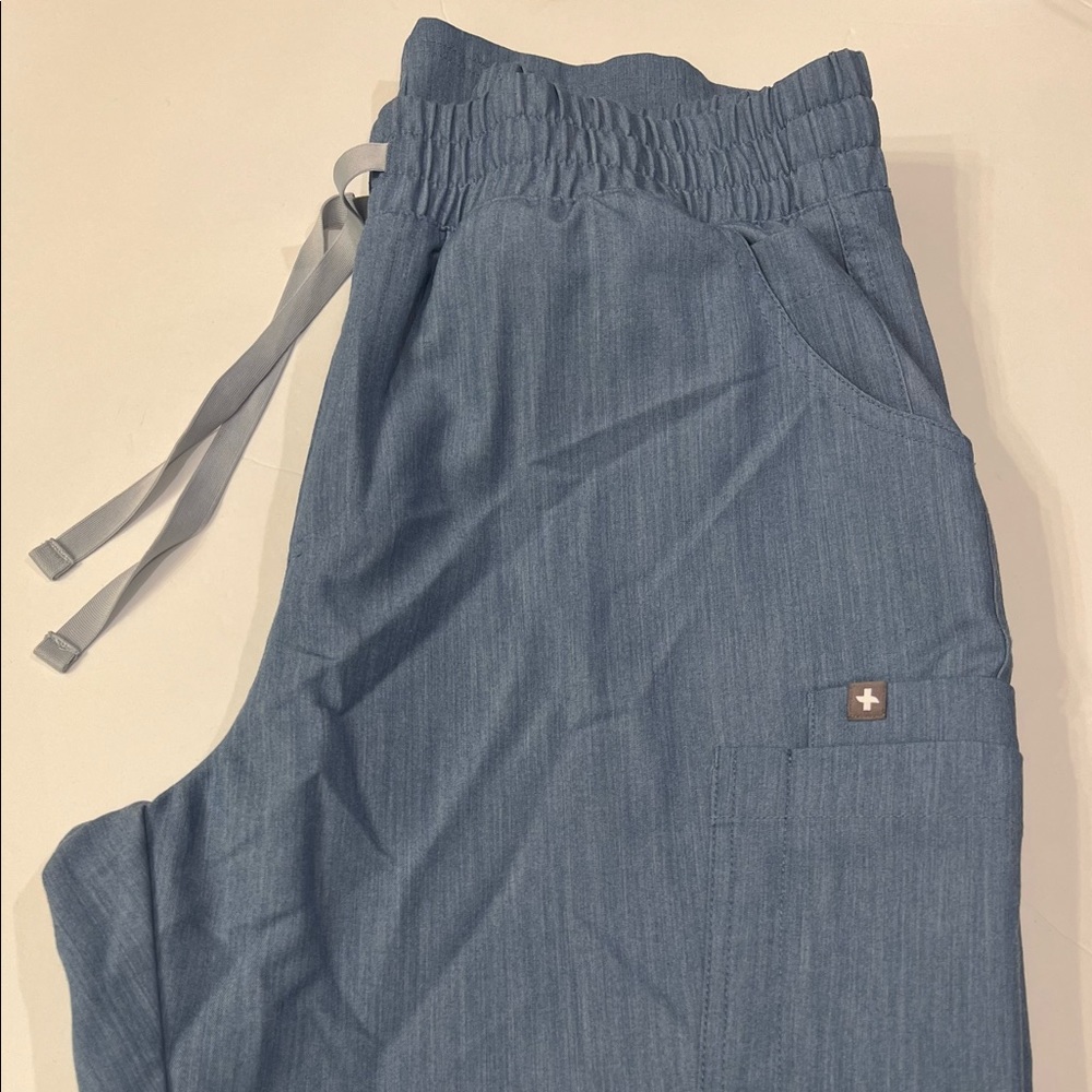 FIGS yola skinny scrub pants (petite)